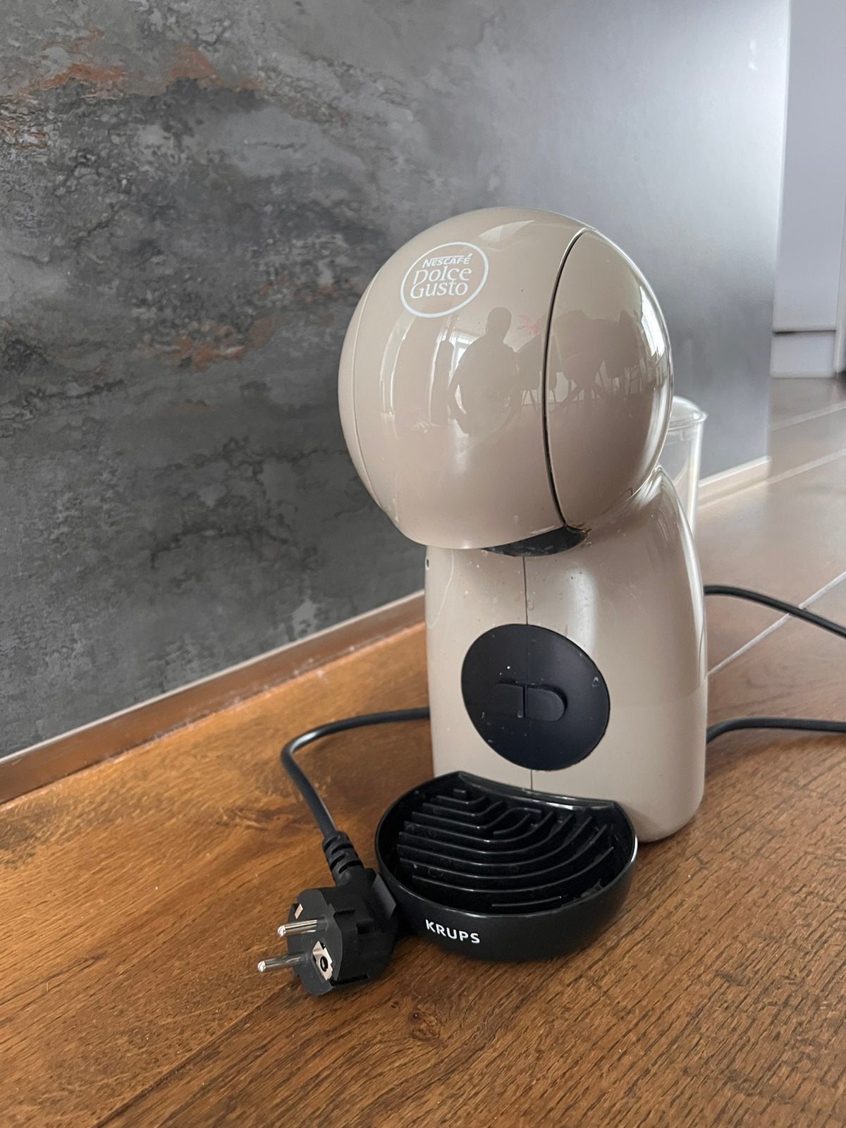 Dolce gusto koffiecupmachine, Witgoed en Apparatuur, Koffiezetapparaten, Ophalen, Zo goed als nieuw, Koffiemachine