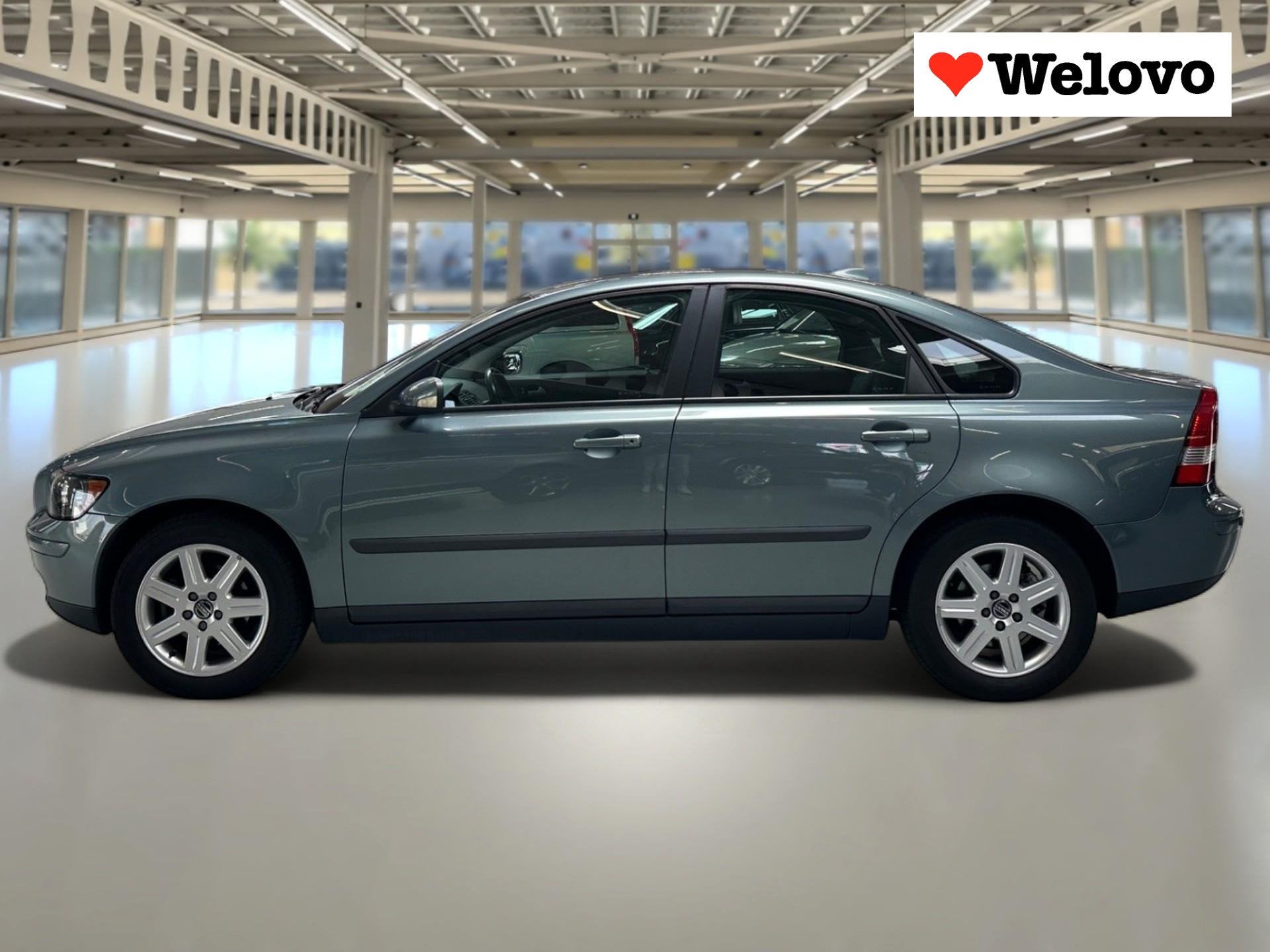 Volvo S40 1.8 Momentum, Voorwielaandrijving, Gebruikt, Zwart, 4 cilinders