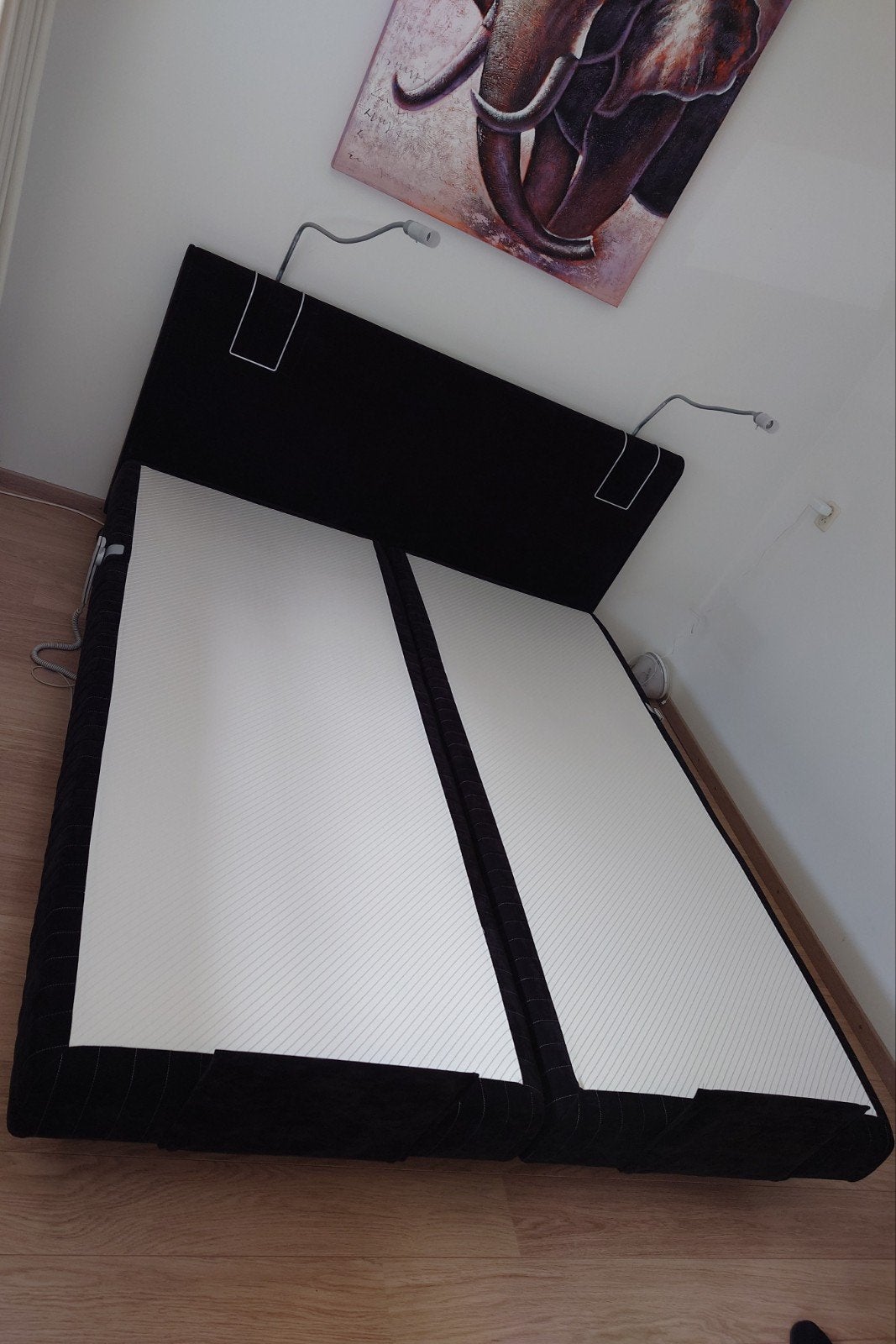 Zwart stoffen bed met krijtstreep en verstelbare lattenbodem, Ophalen, Zwart, Tweepersoons, Stof