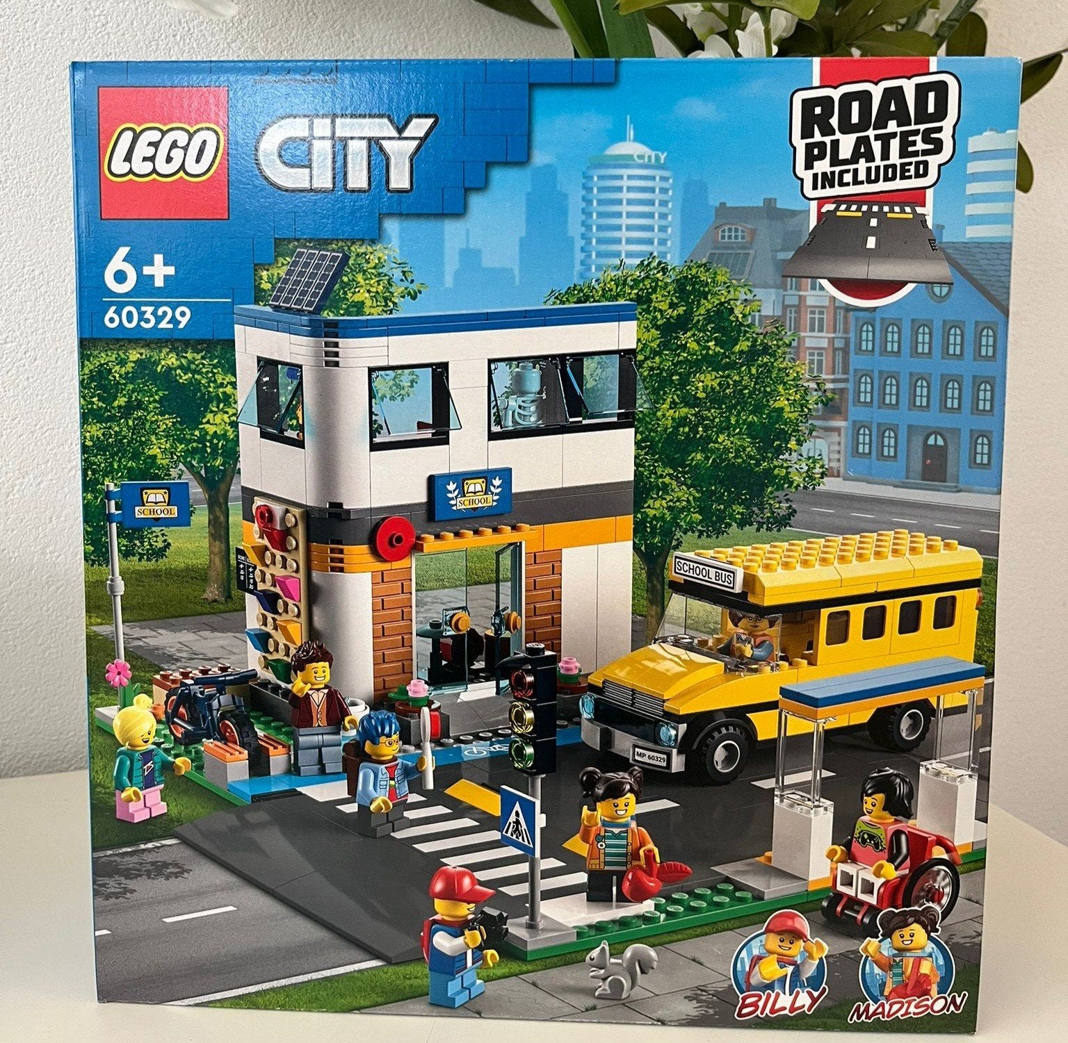 Lego City 60329 School Dag: Schoolbus en Straatplaten, Inclusief minifiguren, City, Lego, Nieuw