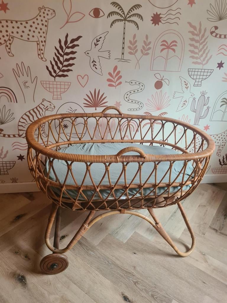 Super mooi rotan wiegje 80x45 cm incl. matrasje, Kinderen en Baby's, Babywiegjes en Ledikanten, Ophalen, Zo goed als nieuw, Wieg