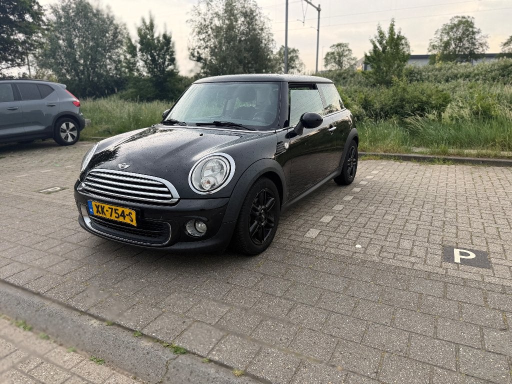 Mini 1.6 ONE 55KW 2013 Zwart airco 6bak, Voorwielaandrijving, Euro 5, Stof, Zwart