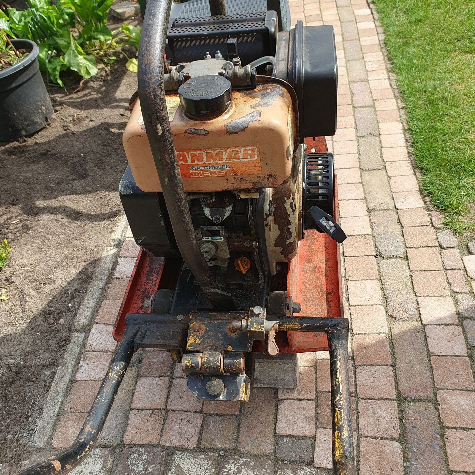 trilplaat yanmar l40, Doe-het-zelf en Verbouw, Ophalen, Dieselmotor