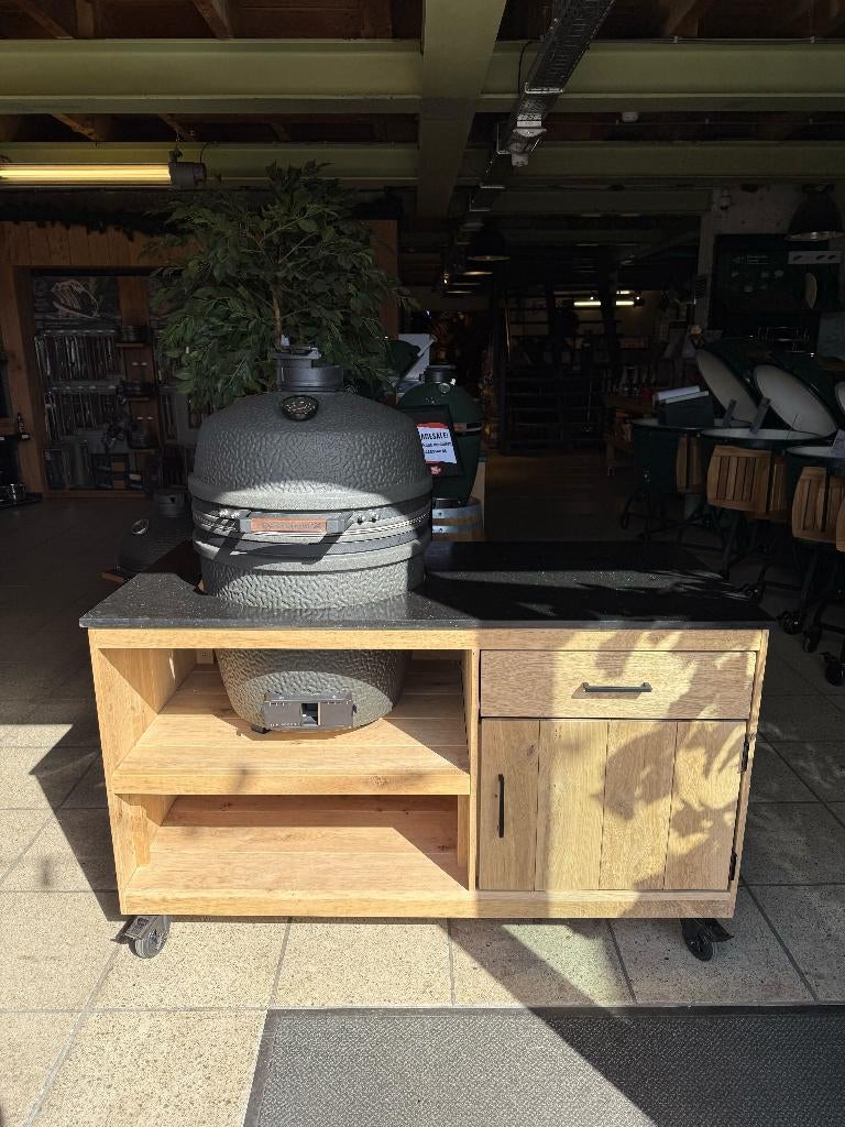 Bastard VX Large - Eikentafel met natuursteenblad, Tuin en Terras, Houtskoolbarbecues, Zo goed als nieuw, Ophalen of Verzenden