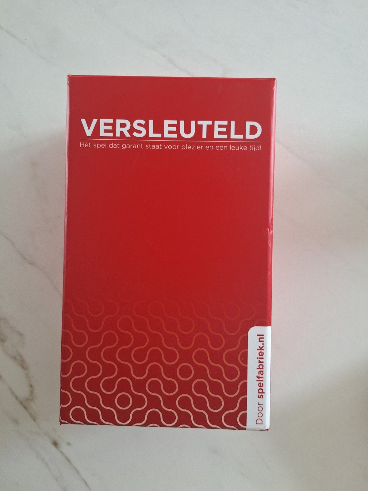 Versleuteld: Het hilarische partyspel voor volwassenen, Hobby en Vrije tijd, Drie of vier spelers, Ophalen of Verzenden, Zo goed als nieuw