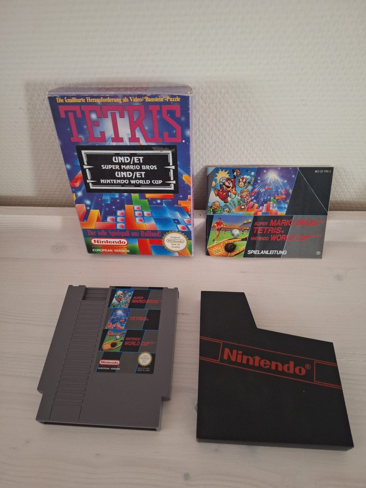 RARE NintendoNES TETRIS UND/ET MARIO BROS ET WORLD CUP Boxed, Ophalen, Puzzel en Educatief, Gebruikt, 1 speler