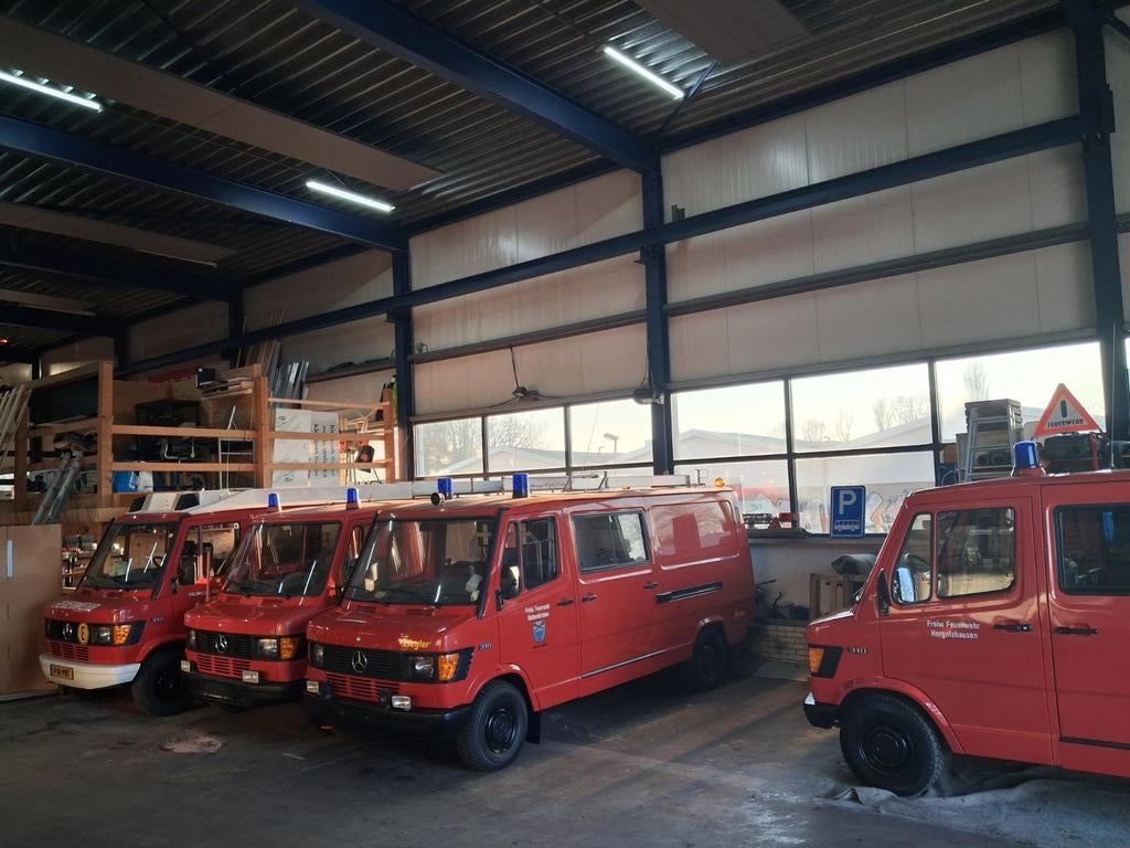 MERCEDES 310 brandweer bus camper BELASTINGVRIJ benzine HOOG, Auto's, Achterwielaandrijving, 95 pk, Mercedes-Benz, Bedrijf