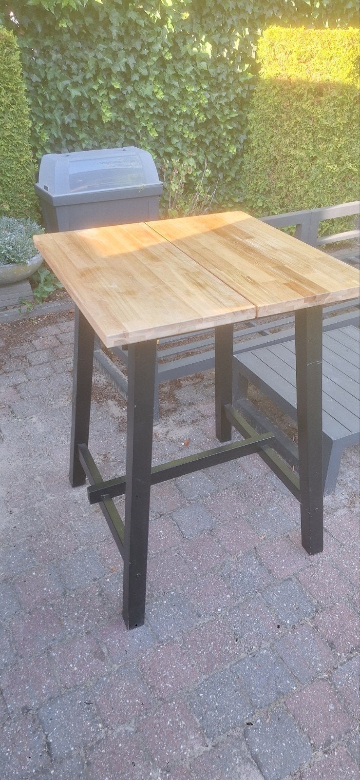 Ikea SKOGSTA bartafel met barkruk, Huis en Inrichting, Barkrukken, Ophalen