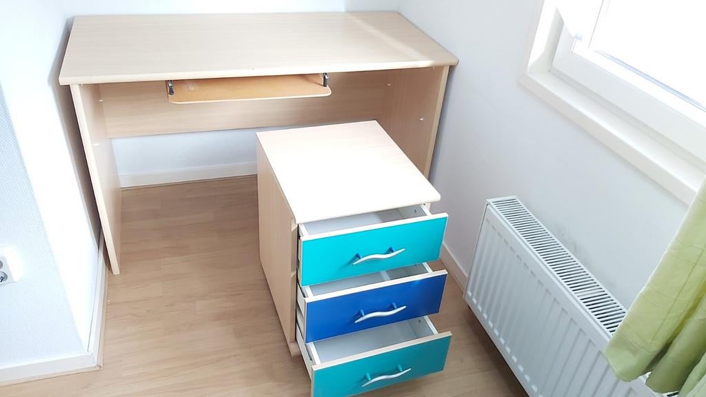 Tiener Bureau, Ophalen of Verzenden, Zo goed als nieuw