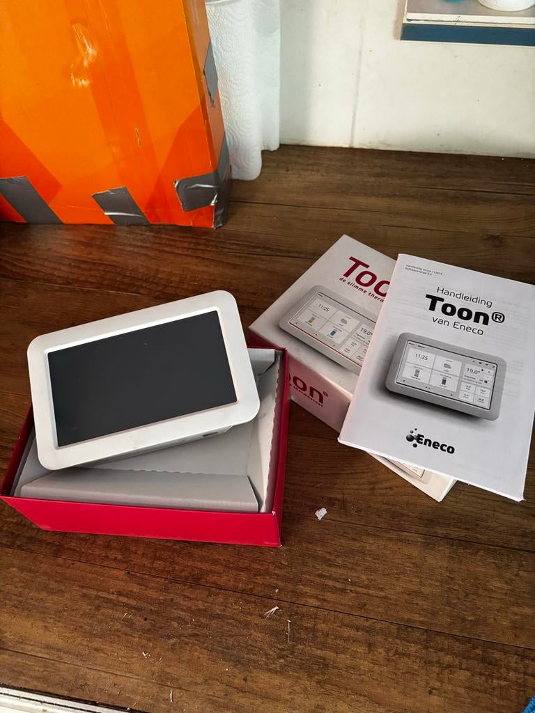 Toon slimme thermostaat van Eneco, Ophalen of Verzenden, Slimme thermostaat, Zo goed als nieuw
