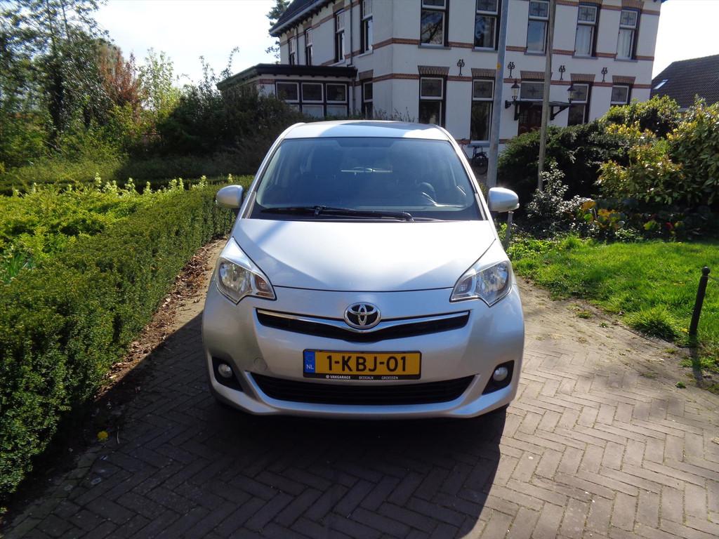 TOYOTA Verso-S 1.3 VVT-i 99pk CVT Aspiration, rijklaarprijs, Auto's, Automaat, Stof, Gebruikt, Zwart