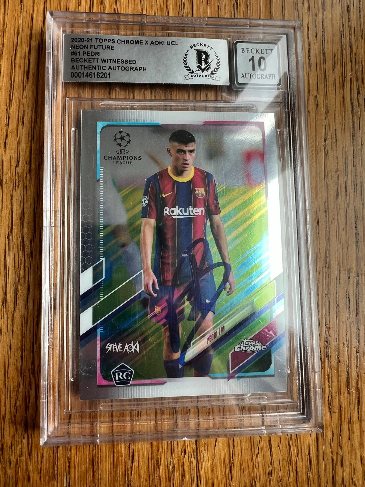 Pedri Autographed Topps Chrome X Aoki UCL Voetbalkaart, Ophalen of Verzenden, Zo goed als nieuw, Buitenlandse clubs, Spelerskaart