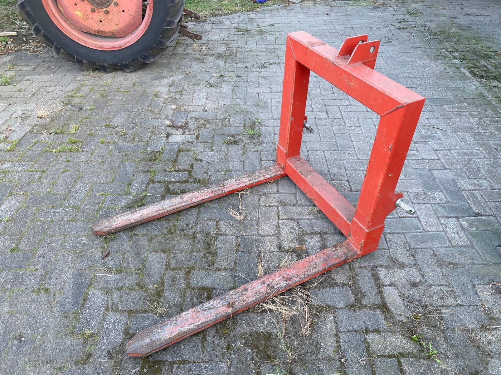 Pallet drager drie punt palletvork, Ophalen, Zo goed als nieuw, Rolsteiger of Kamersteiger, Minder dan 2 meter