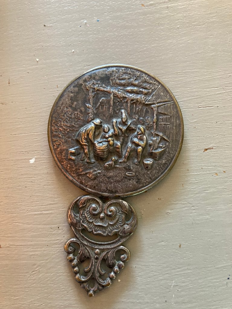 Antieke bewerkte verzilverde handspiegel spiegeltje kaptafel, Ophalen of Verzenden, Rond, Minder dan 50 cm, Minder dan 100 cm