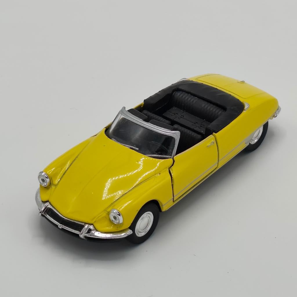 Citroën DS 19 Cabriolet met open dak van Welly - Geel, Hobby en Vrije tijd, Modelauto's | 1:43, Ophalen of Verzenden, Zo goed als nieuw