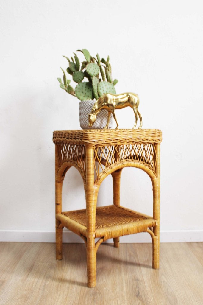 Vintage tafeltje van rotan. Rieten retro tafel / kruk, Ophalen, O, O, O