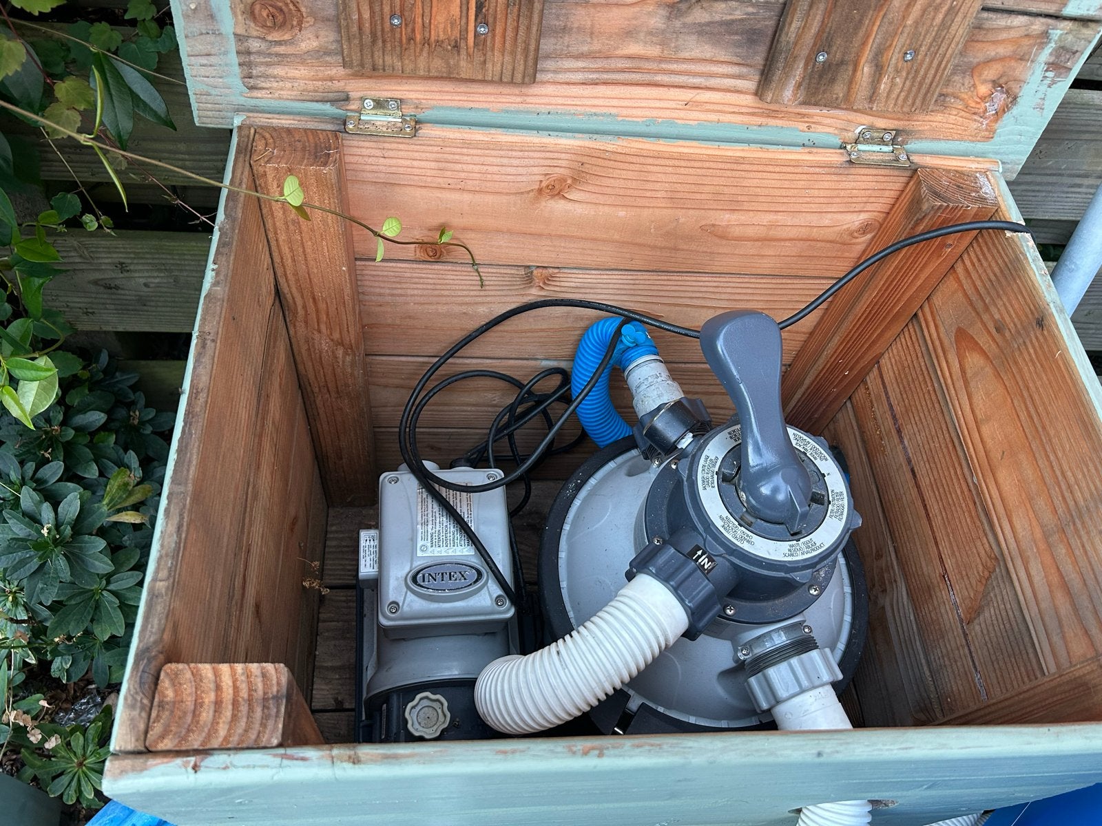 Intex zandfilterpomp en houten ombouw, Ophalen, Gebruikt, Minder dan 80 cm, Overige typen