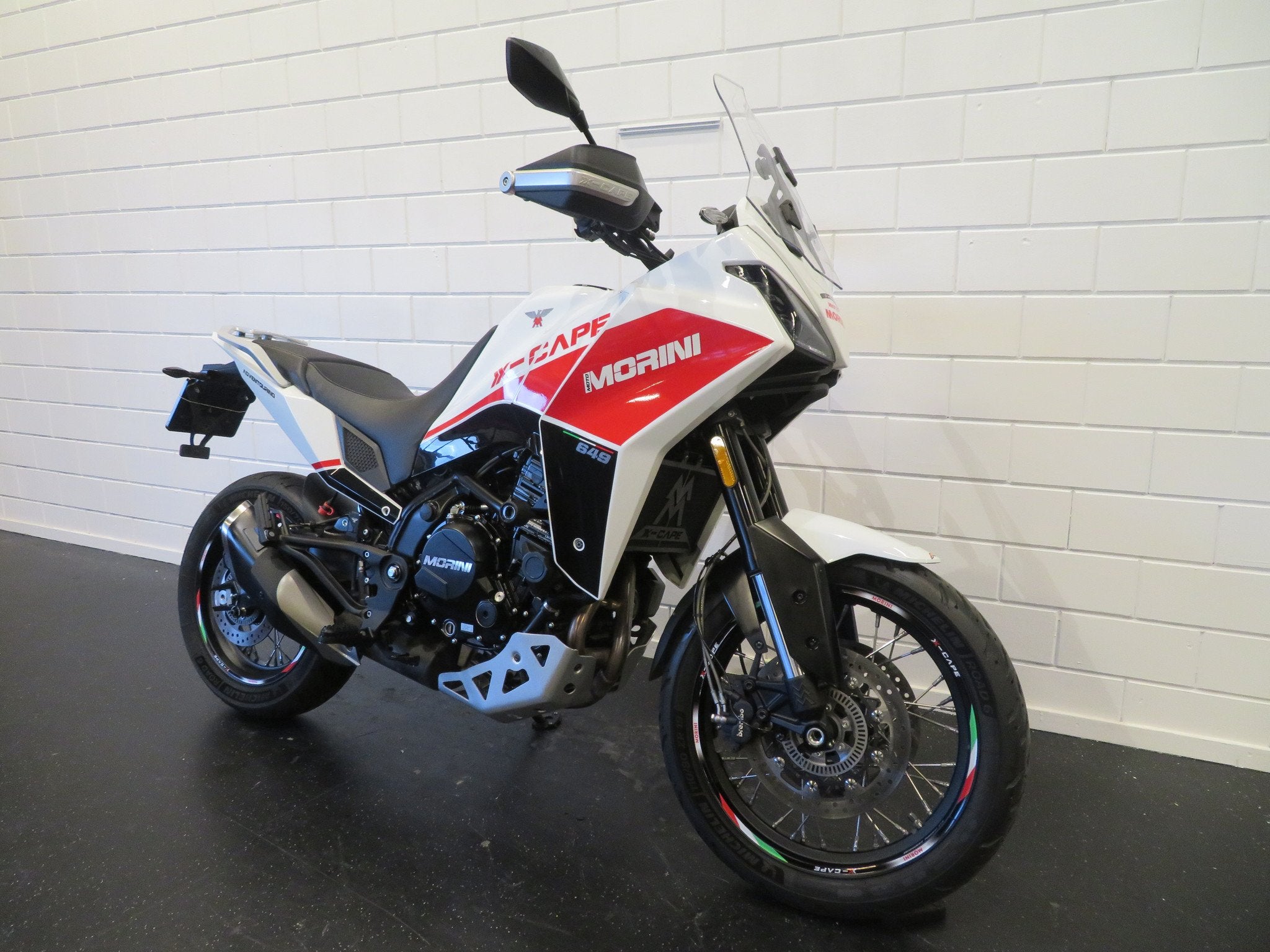 Moto Morini X-CAPE X CAPE ALLROAD NIEUWSTAAT! (bj 2023), Motoren, Motoren | Overige merken, 700 cc, Bedrijf, Overig, MOTO MORINI