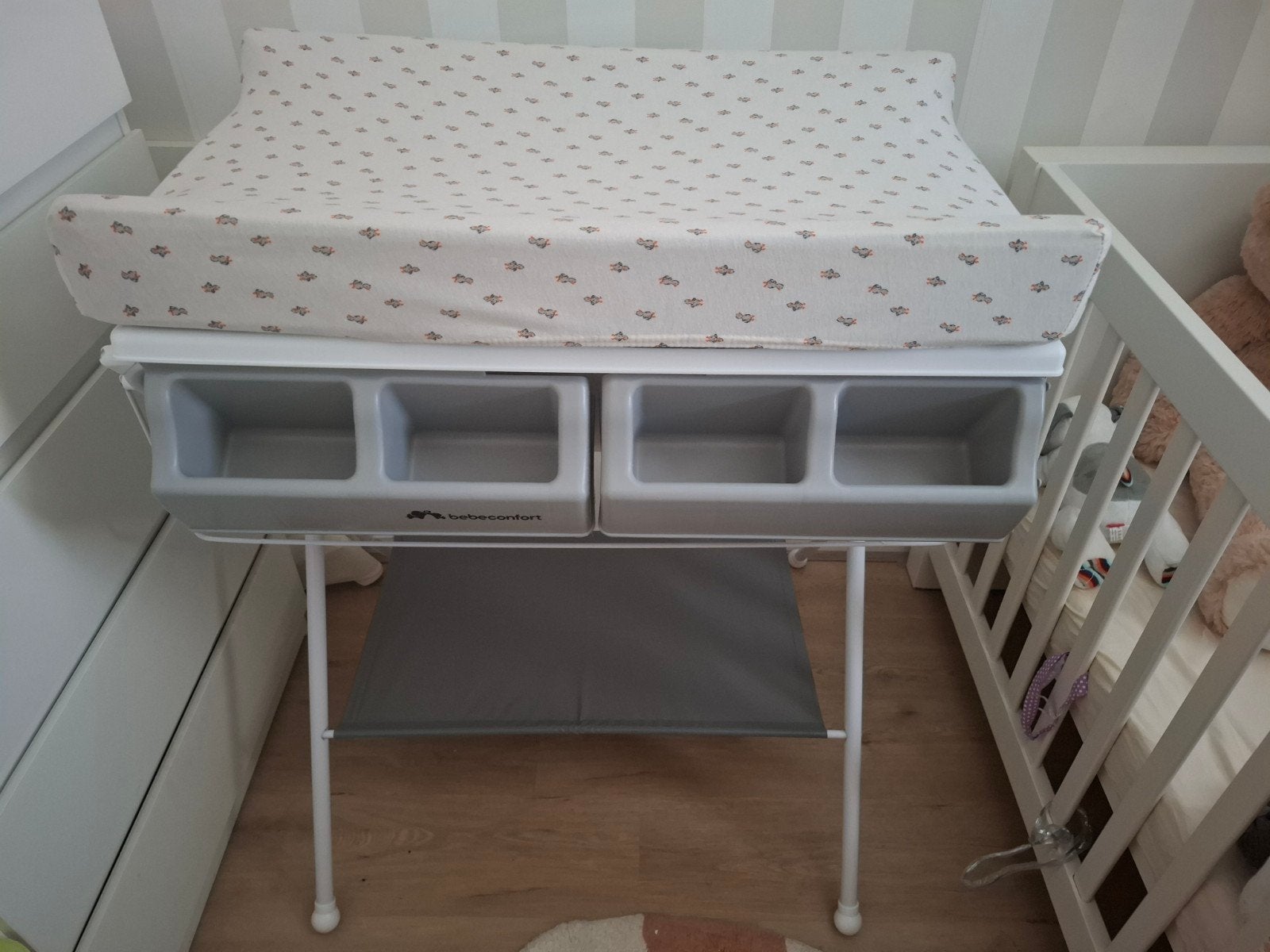 Babybadje met commode en opbergruimte, Kinderen en Baby's, Badjes en Verzorging, Ophalen, Zo goed als nieuw, Badje, Standaard