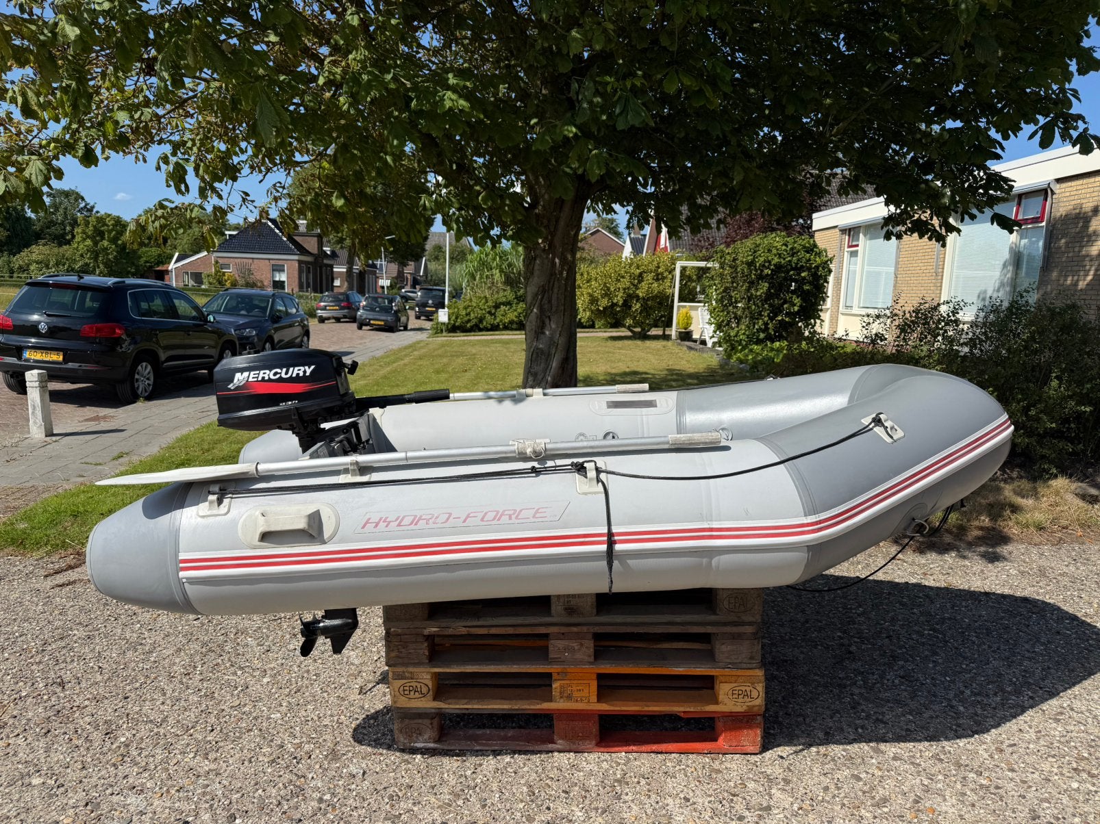 Foto 4 van mercury 5 pk 2 takt met hydro force rubberboot + pomp
