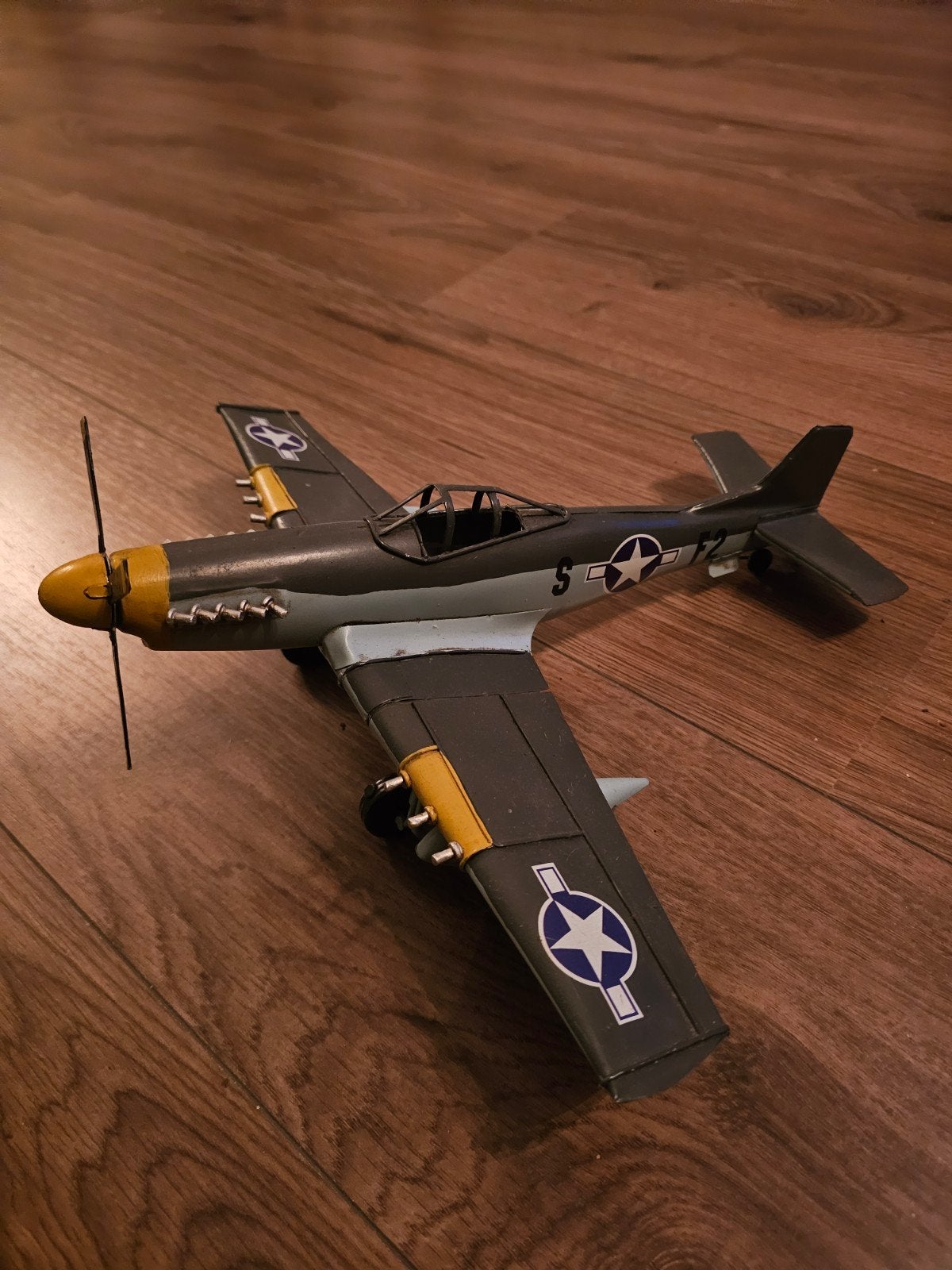 Blikken vliegtuig P-51 Mustang, Ophalen of Verzenden, Zo goed als nieuw, 1:72 tot 1:144, Overige merken