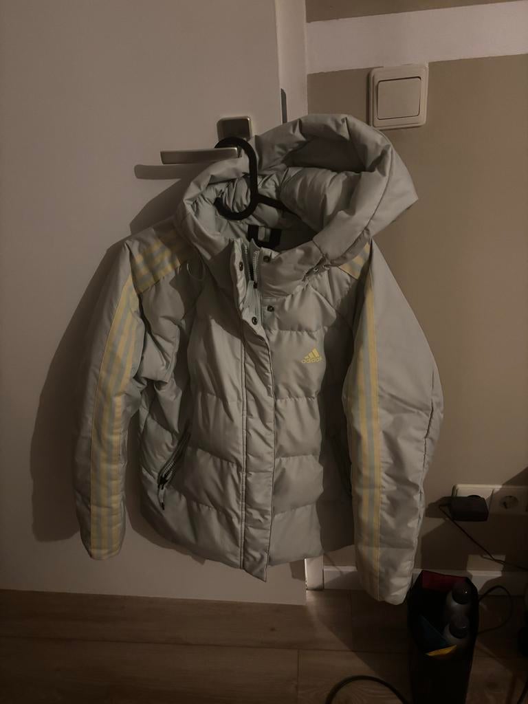 Adidas Winterjas Groen met Gele Strepen - Unisex XL, Kleding | Dames, Jassen | Winter, Ophalen, Zo goed als nieuw, Maat 46/48 (XL) of groter