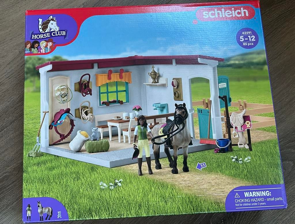 SCHLEICH 42591 Horse Club Zadelkamer  zgan, Ophalen of Verzenden, Zo goed als nieuw, Jongen of Meisje
