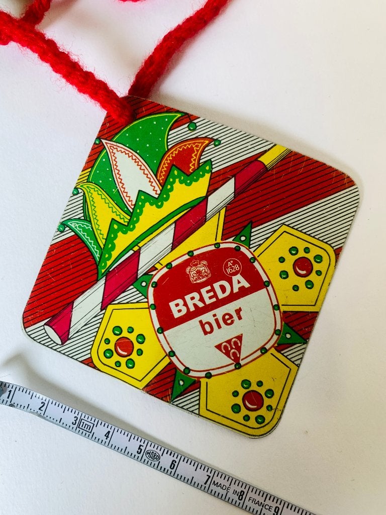 Vintage Carnaval Fluitje met Breda Bier Reclame bordje, Ophalen of Verzenden, Gebruikt, Overige typen, Carnaval