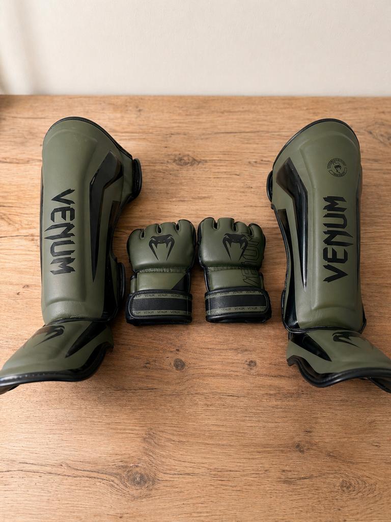venum elite scheenbeschermers- handschoenen- khaki/black, Ophalen of Verzenden, Zo goed als nieuw, Overige