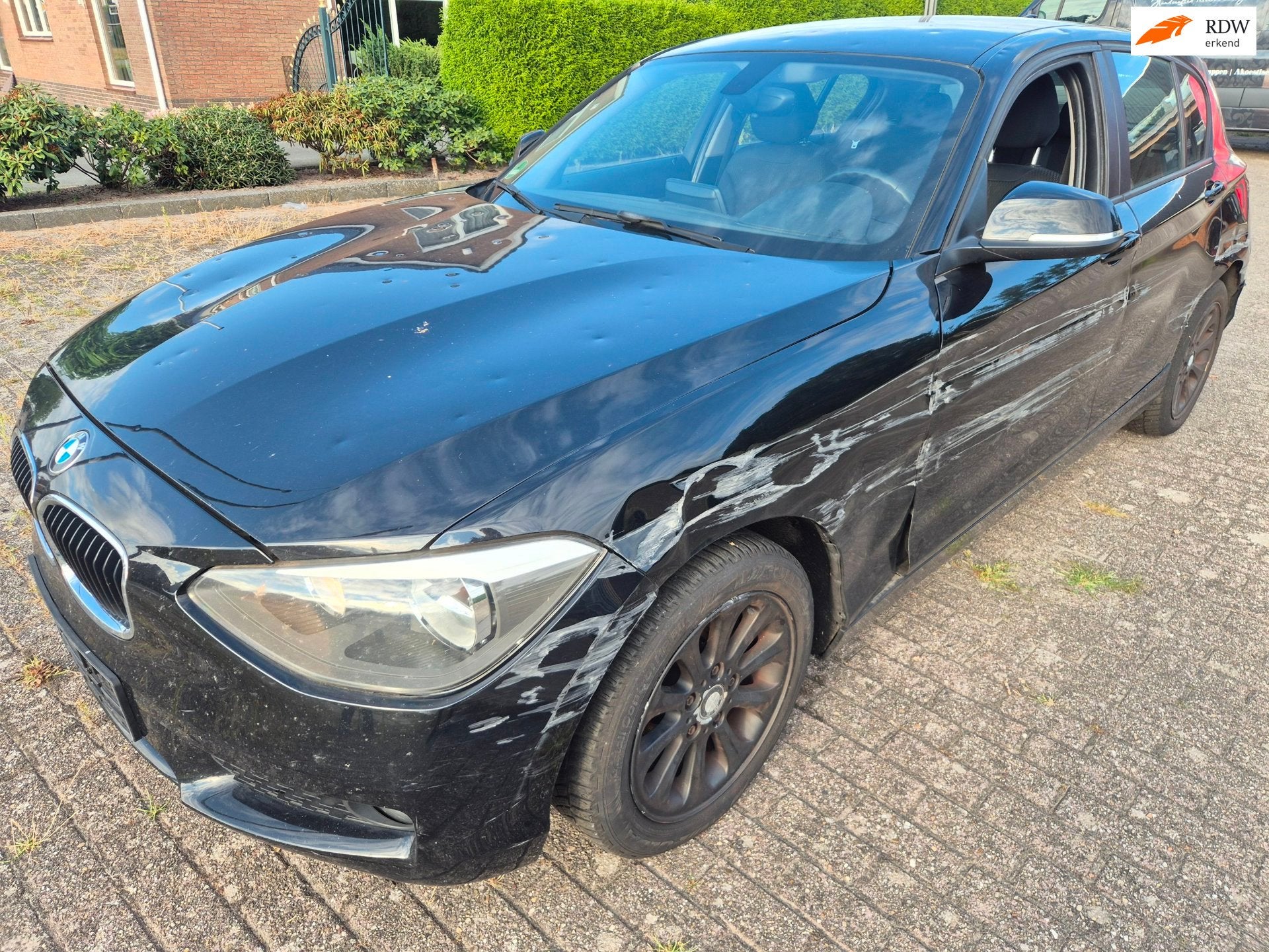 BMW 1-serie 116d Business schade Duitse papieren!, 1995 cc, Zwart, BMW, Hatchback