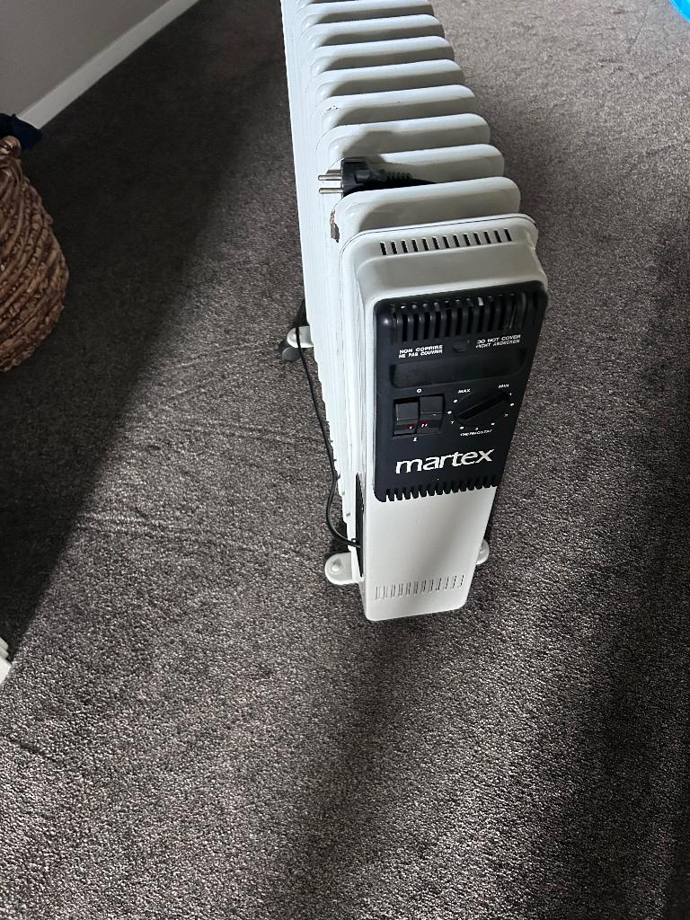 Elektrische verwarming, Ophalen, 30 tot 80 cm, Radiator, Zo goed als nieuw