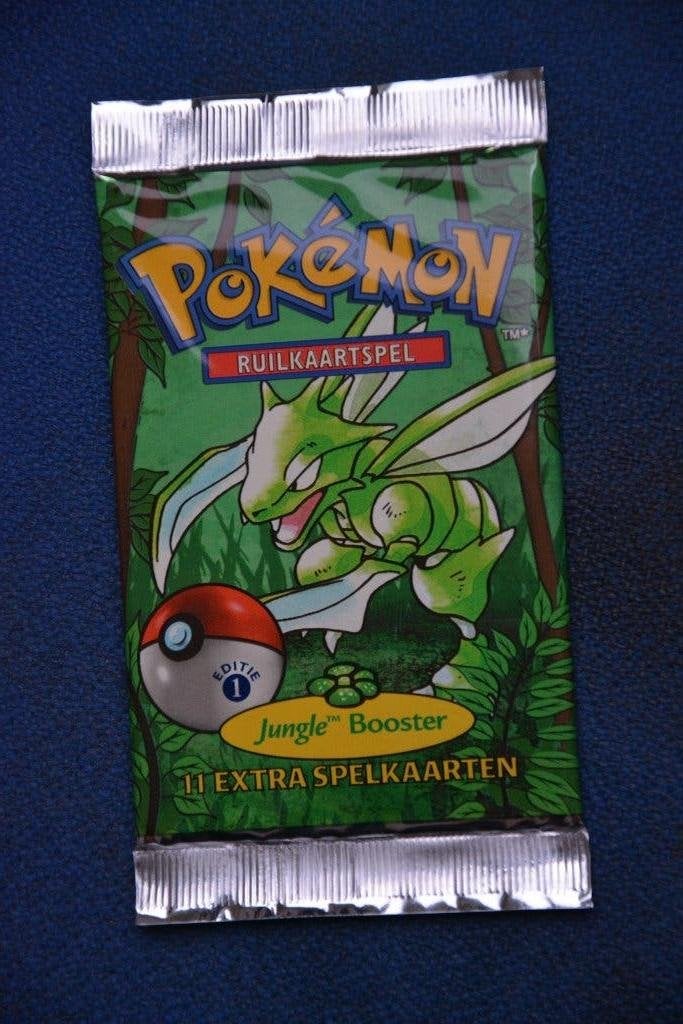 Jungle Booster Pack 1st Edition Scyther Art Heavy, Ophalen of Verzenden, Nieuw, Boosterbox, Foil