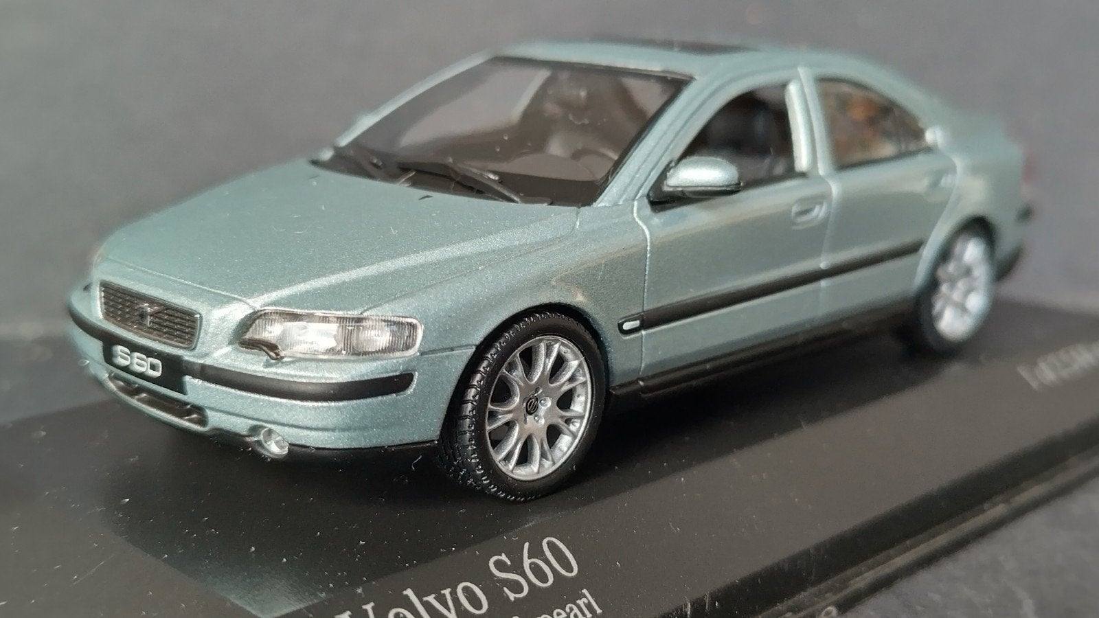 Volvo S60 polartic Blue 1:43 Minichamps Pol, Auto, Verzenden, ., Nieuw