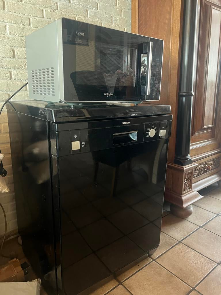 Whirlpool magnetron COOK 25& Siemens vaatwasmachine, Ophalen, Overige typen, Zo goed als nieuw, Zwart