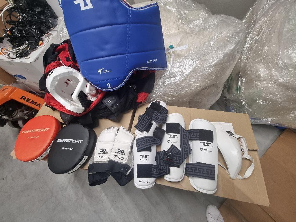 Taekwando materialen voor een jongen (11 jaar), Ophalen, Taekwondo, Maat XS of kleiner, Vechtsportbescherming