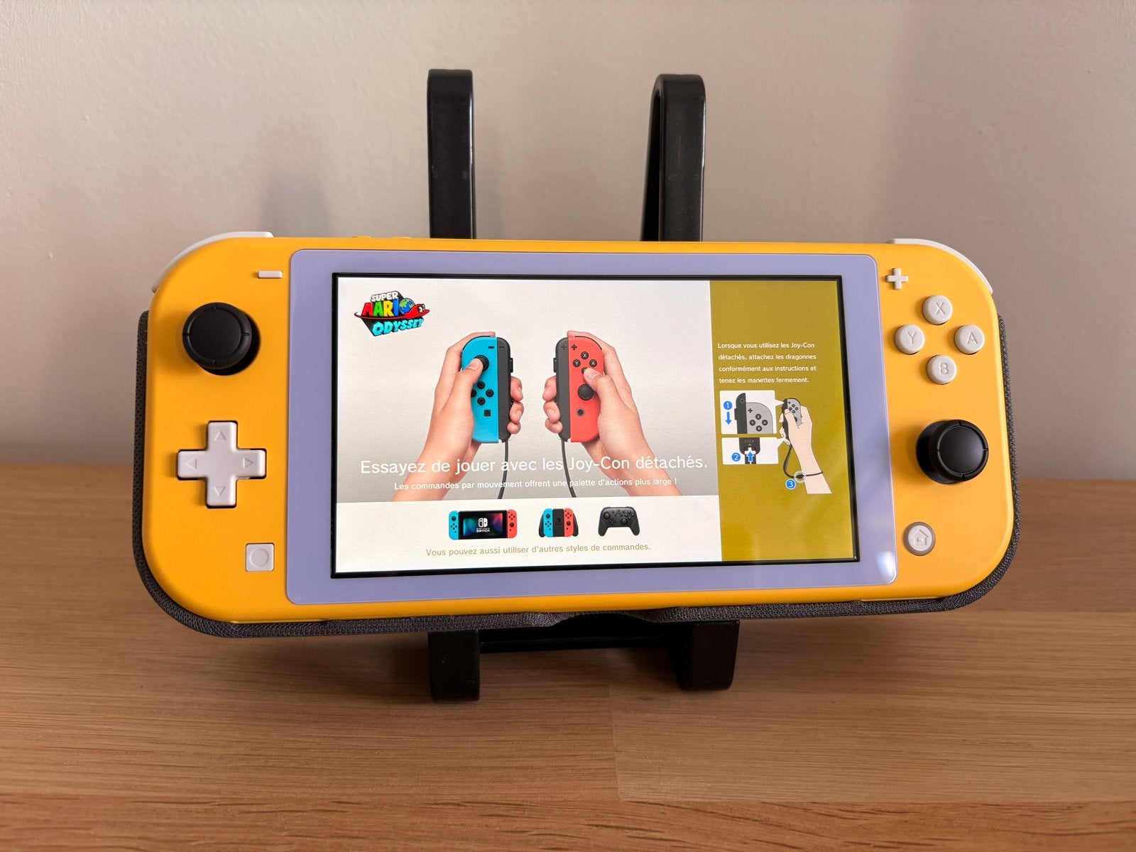 Nintendo Switch Lite Geel met beschermhoes, Ophalen of Verzenden, Geel, Zo goed als nieuw, Met beschermhoes of tas