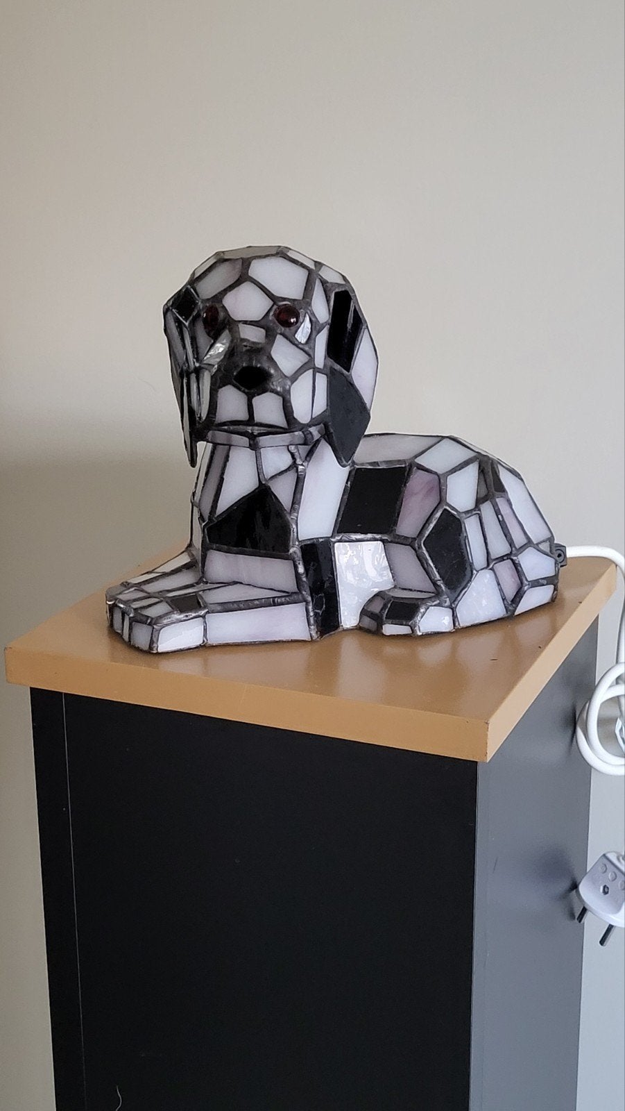 Unieke Tiffany Stijl Hond Lamp, snoer 110 cm - Zwart/Wit Gla, Ophalen, Overige merken, Meerkleurig, Overige fittingen