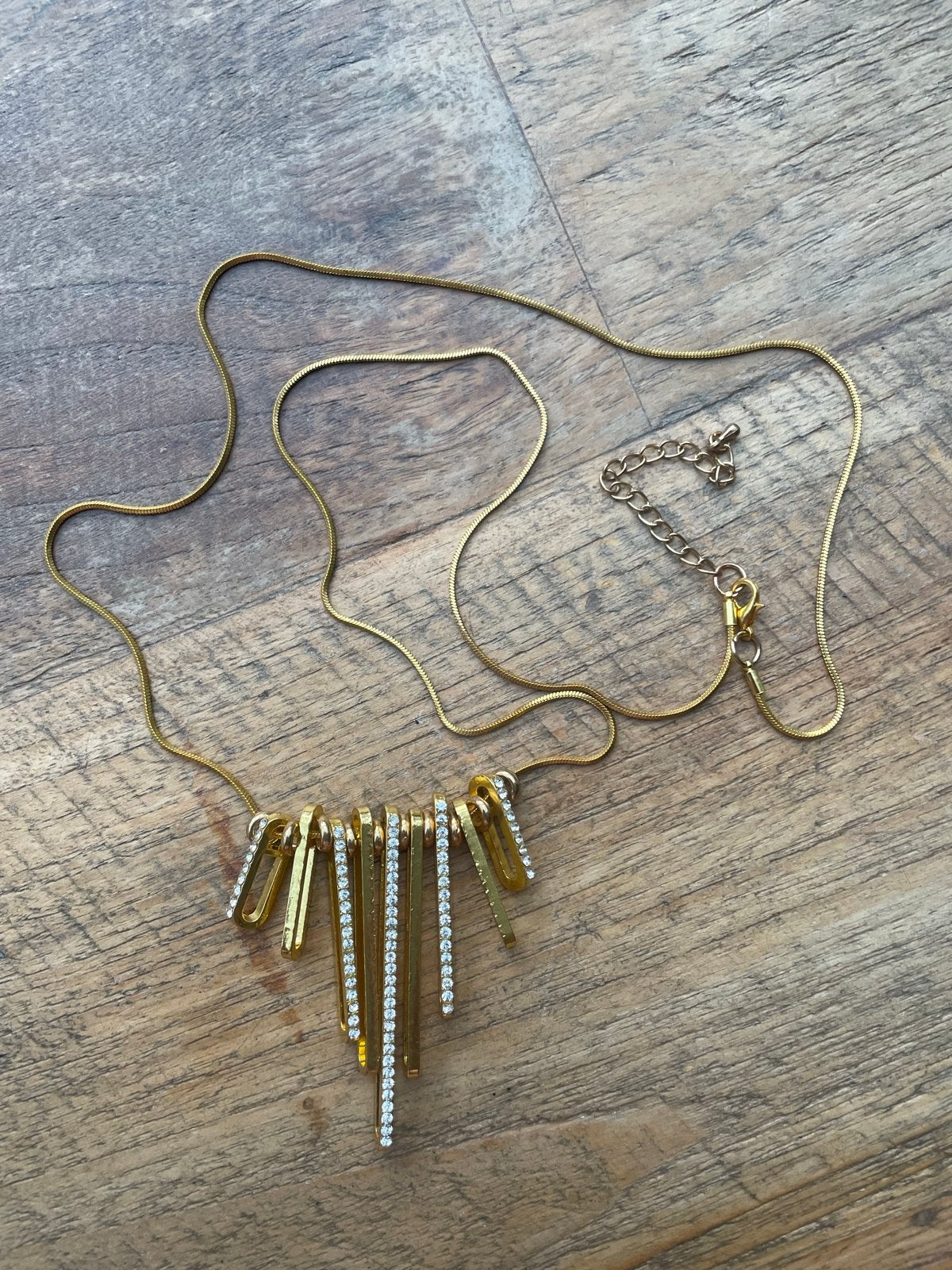 Goudkleurige ketting met strass hangers, Overige materialen, Ophalen of Verzenden, Zo goed als nieuw, Goud