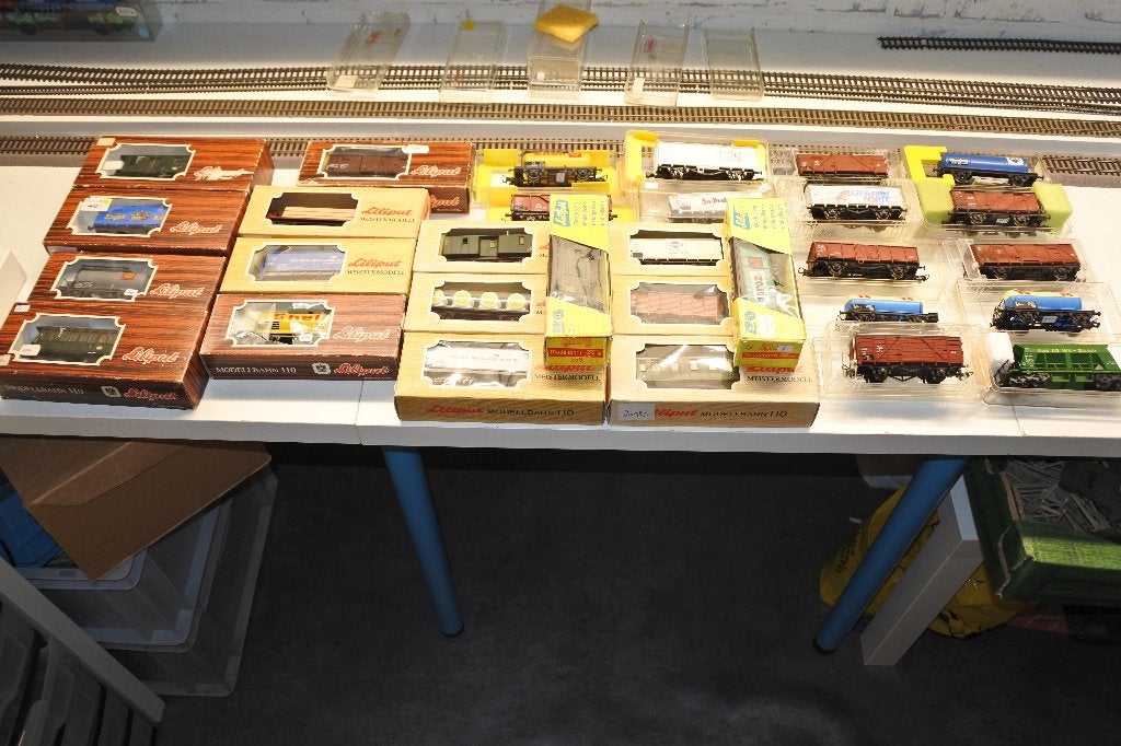 30 Liliput diverse wagons HO, Gebruikt, Gelijkstroom, Wagon, Ophalen of Verzenden