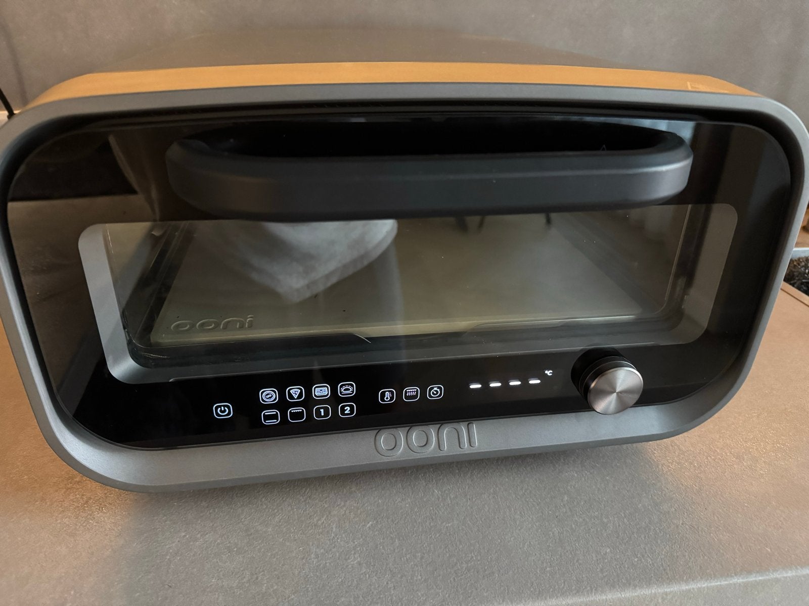 Ooni Volt 2 pizzaoven met E-10 foutcode en barst in glas
