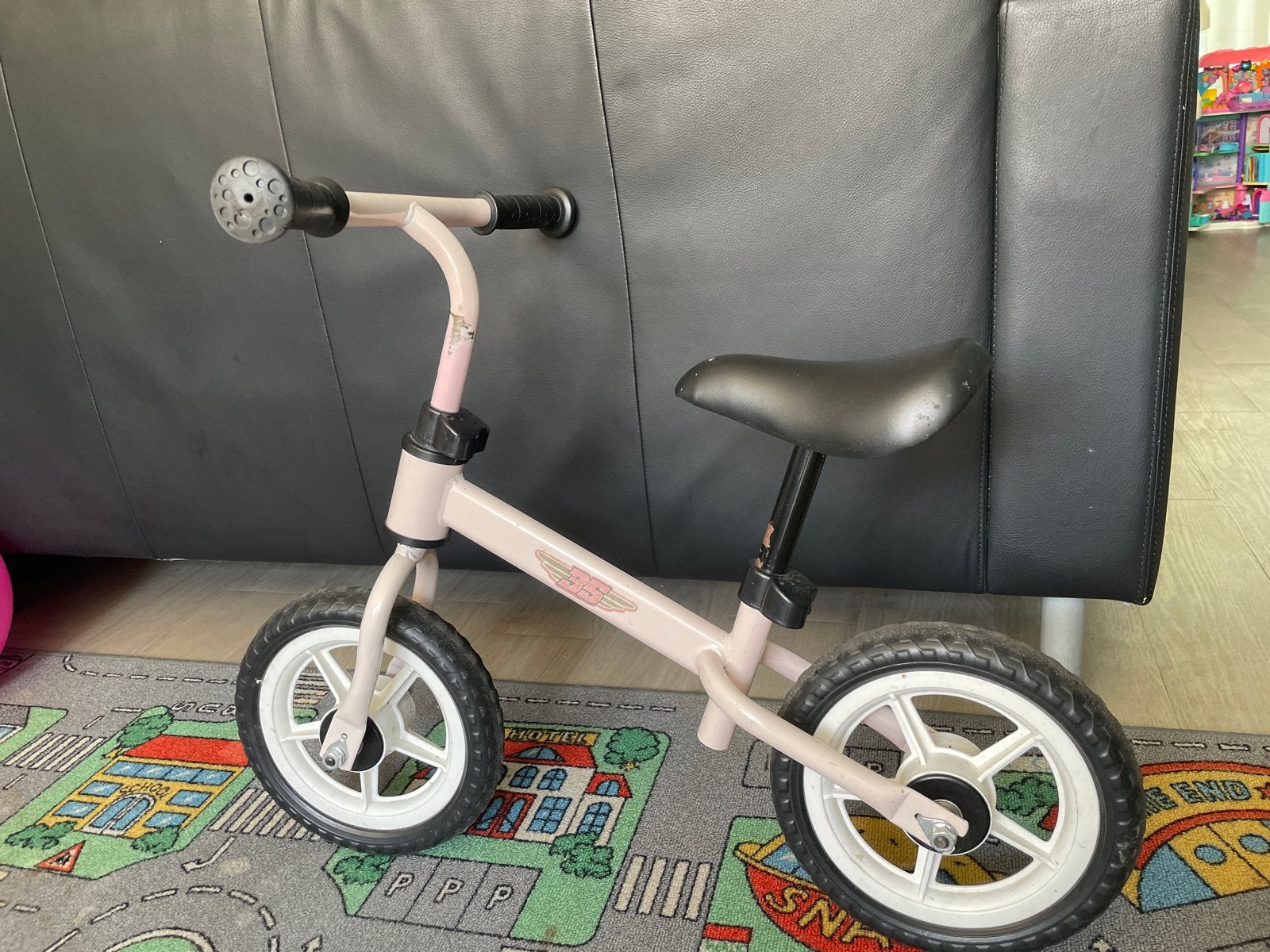 Roze loopfiets voor kinderen, Ophalen of Verzenden, Gebruikt, Loopfiets