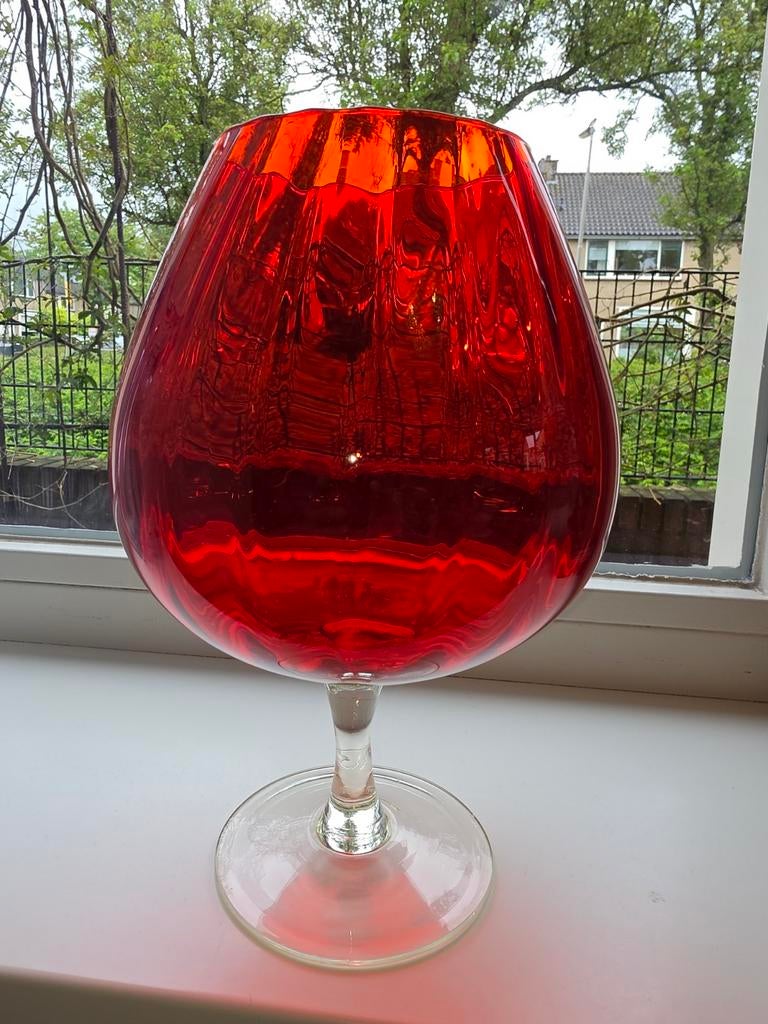 Grote Rode Glazen Cognac Glas Vaas 27,5 cm hoog, Huis en Inrichting, Woonaccessoires | Vazen, Zo goed als nieuw, Rood, Glas, Ophalen of Verzenden
