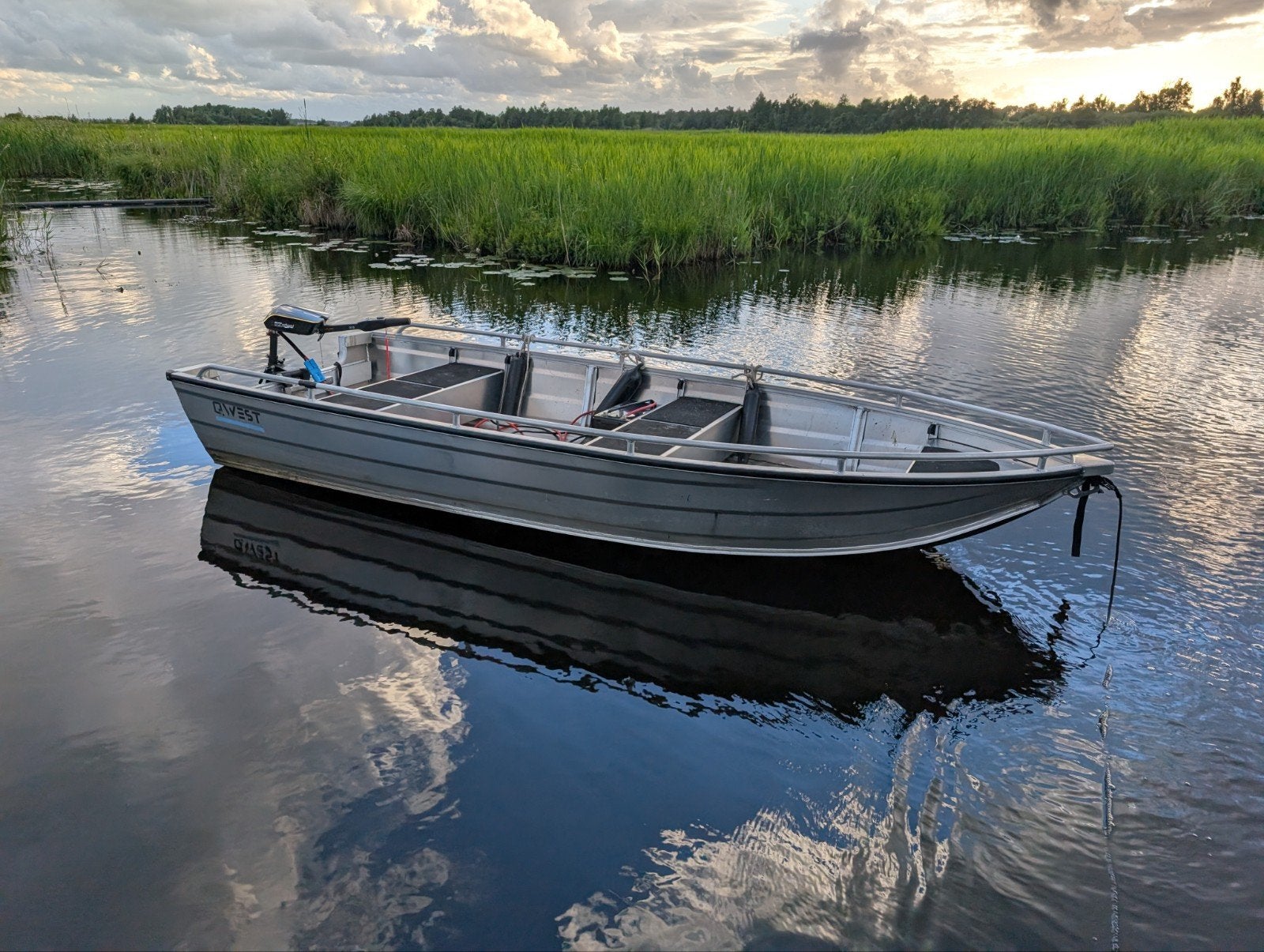 Sloep Qwest B381 met elektrische buitenboordmotor, Watersport en Boten, Sloepen, Ophalen, Aluminium, Buitenboordmotor, Trailer