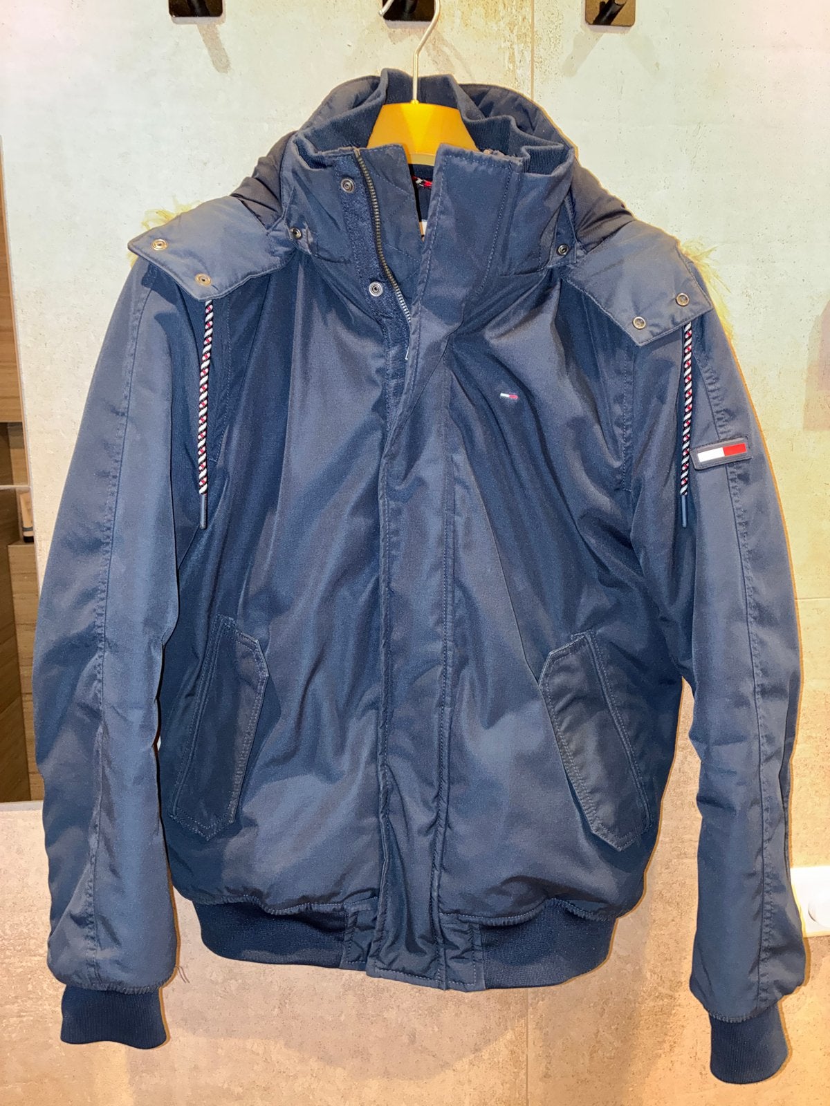 Tommy Jeans winterjas met afneembare capuchon en bontkraag, Verzenden, Gedragen, Maat 48/50 (M), Blauw