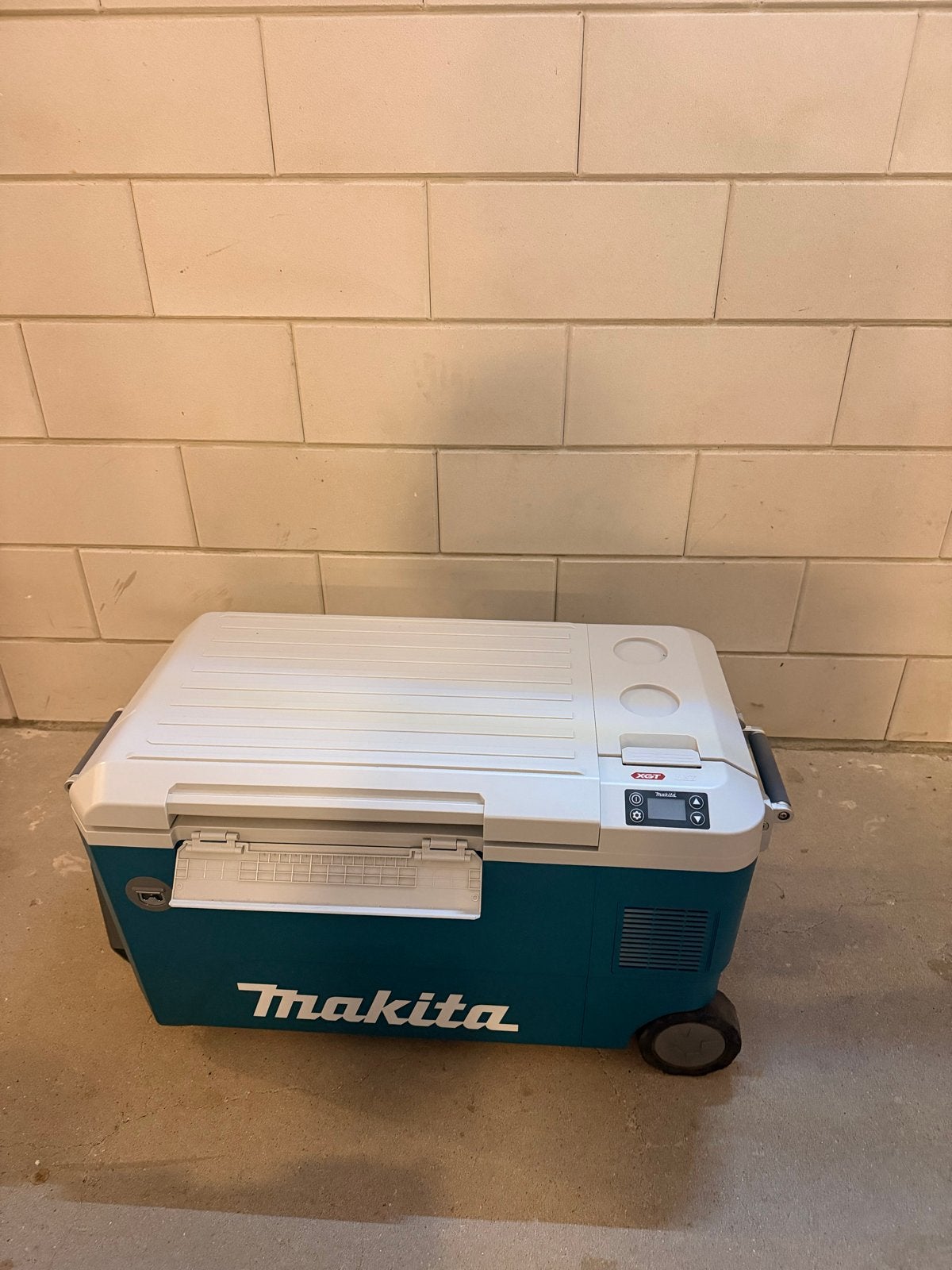 Makita Koelbox CW002GZ01 50L XGT, Ophalen of Verzenden, Zo goed als nieuw, Koelbox, Elektrisch