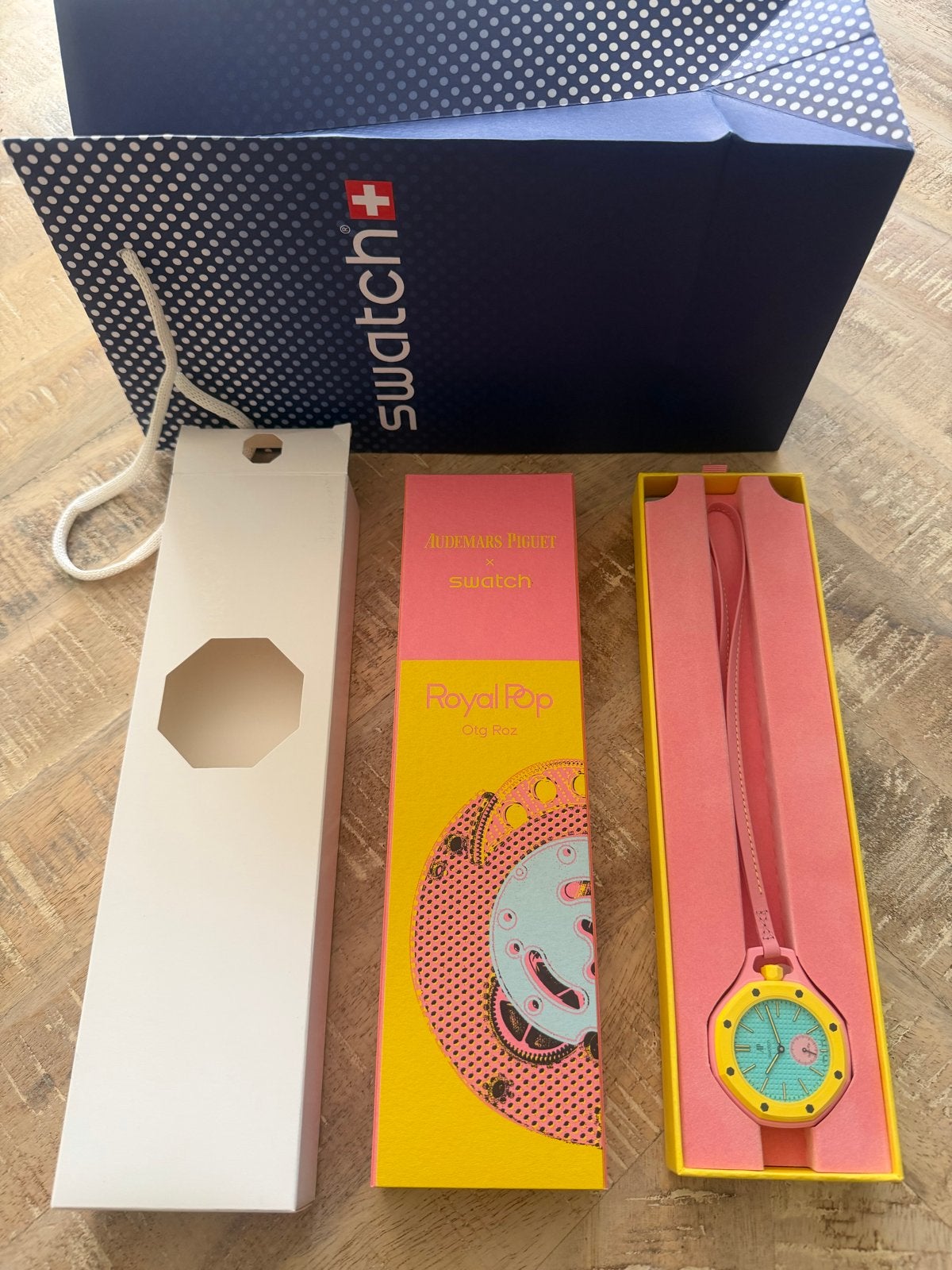 Swatch x Audemars Piguet Royal Pop OTG ROZ Zakhorloge Nieuw, Leer, Swatch, Nieuw, Ophalen of Verzenden