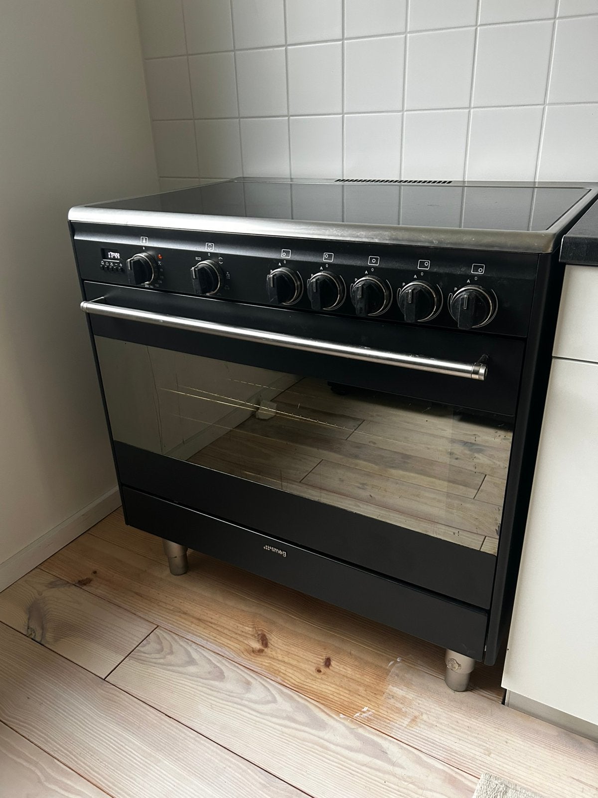 Smeg fornuis, Ophalen, 60 cm of meer, 4 kookzones, Zo goed als nieuw