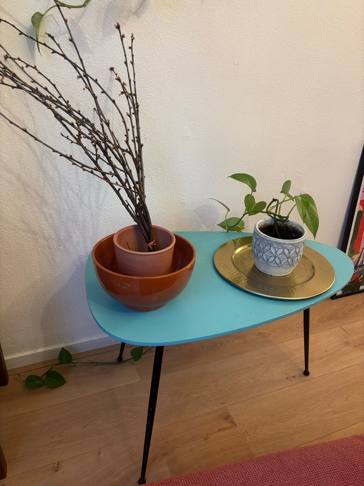 Vintage jaren 60 bijzettafel - turquoise met zwarte poten, Ophalen, Minder dan 45 cm, Gebruikt, 55 tot 75 cm