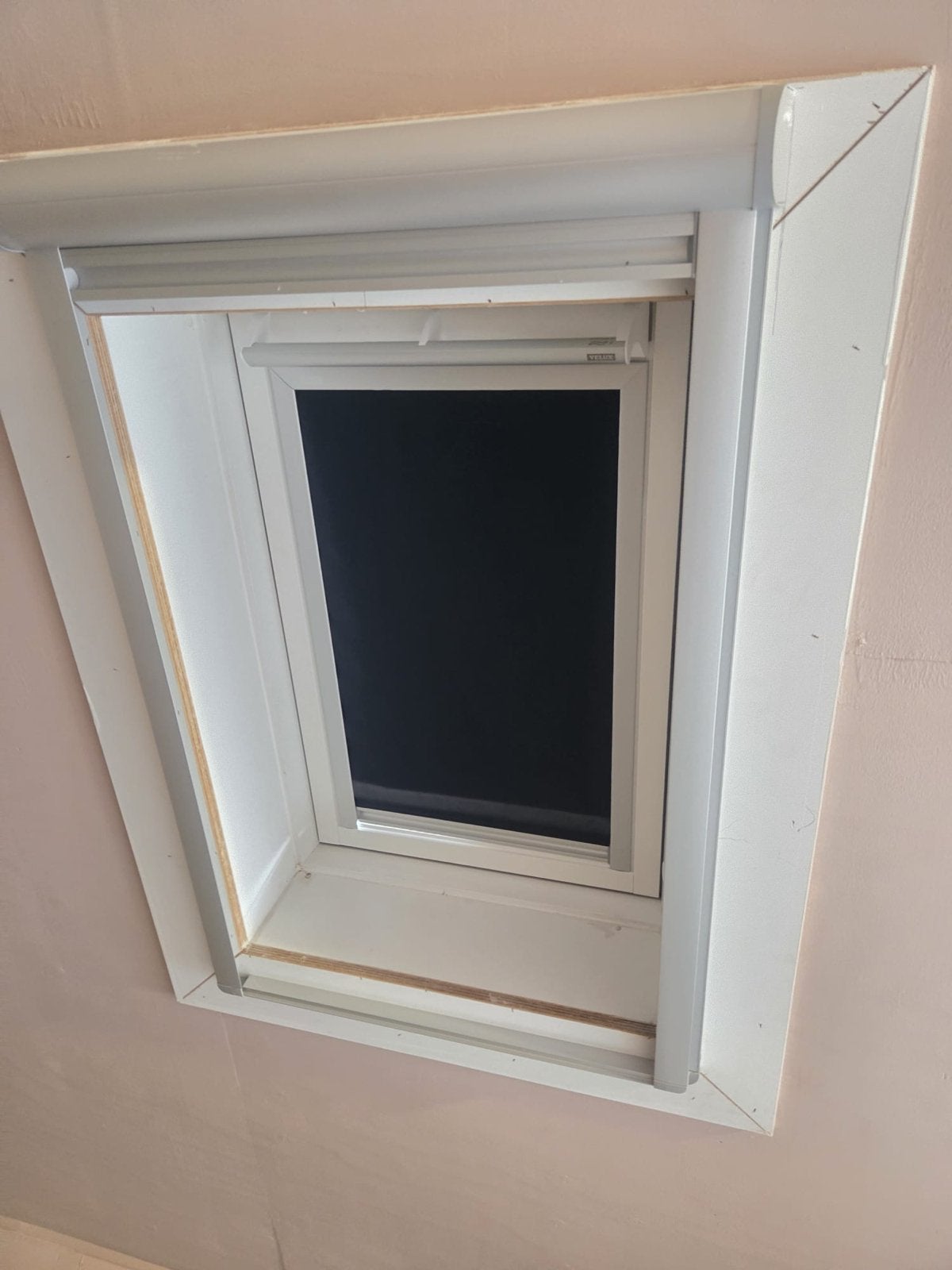 Dakraam Velux GGL CK02 met verduisterend rolgordijn(een stuk, Doe-het-zelf en Verbouw, Glas en Ramen, Ophalen, Gebruikt, Dakraam