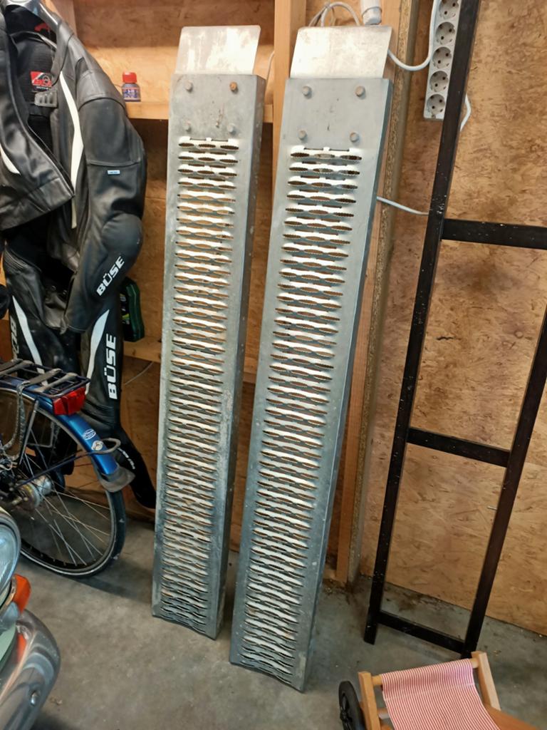 Oprijplaten 165cm lang, 22cm breed, 227kg draagvermogen, Ophalen